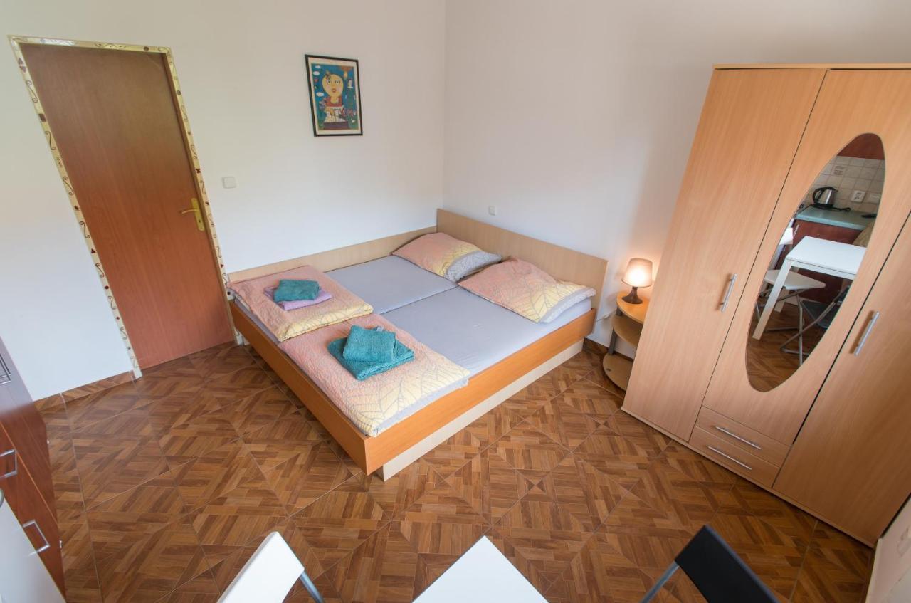 Svetluska Homestay *